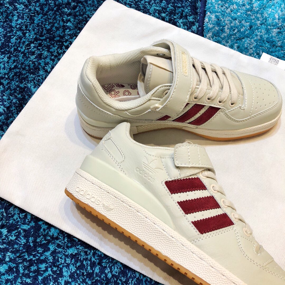 adidas forum mid white
