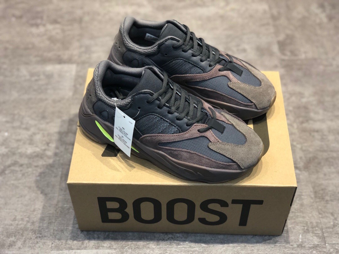 2019 New Yeezy Boost 700 Wave Runner Brown Dad Shoes For Sale 1:1 Quality