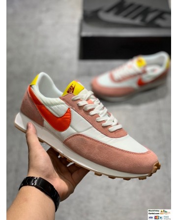 Nike Daybreak SP Mesh and Suede White & Pink Sneakers